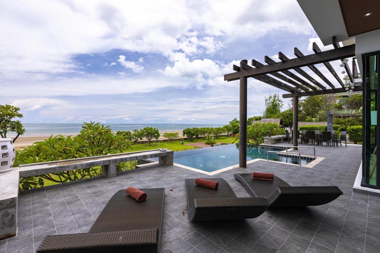 Beachfront Modern 4 Bedroom Pool Villa - Rv 후아 힌 외부 사진