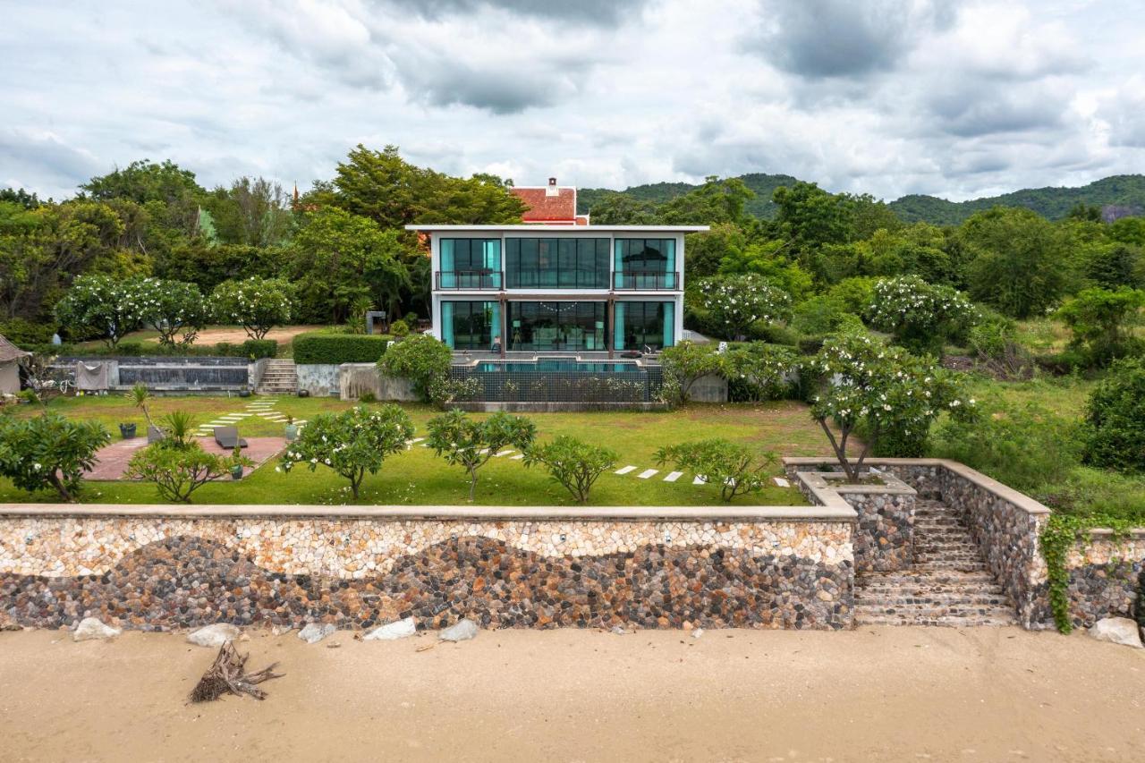 Beachfront Modern 4 Bedroom Pool Villa - Rv 후아 힌 외부 사진