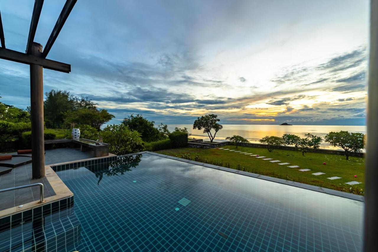 Beachfront Modern 4 Bedroom Pool Villa - Rv 후아 힌 외부 사진