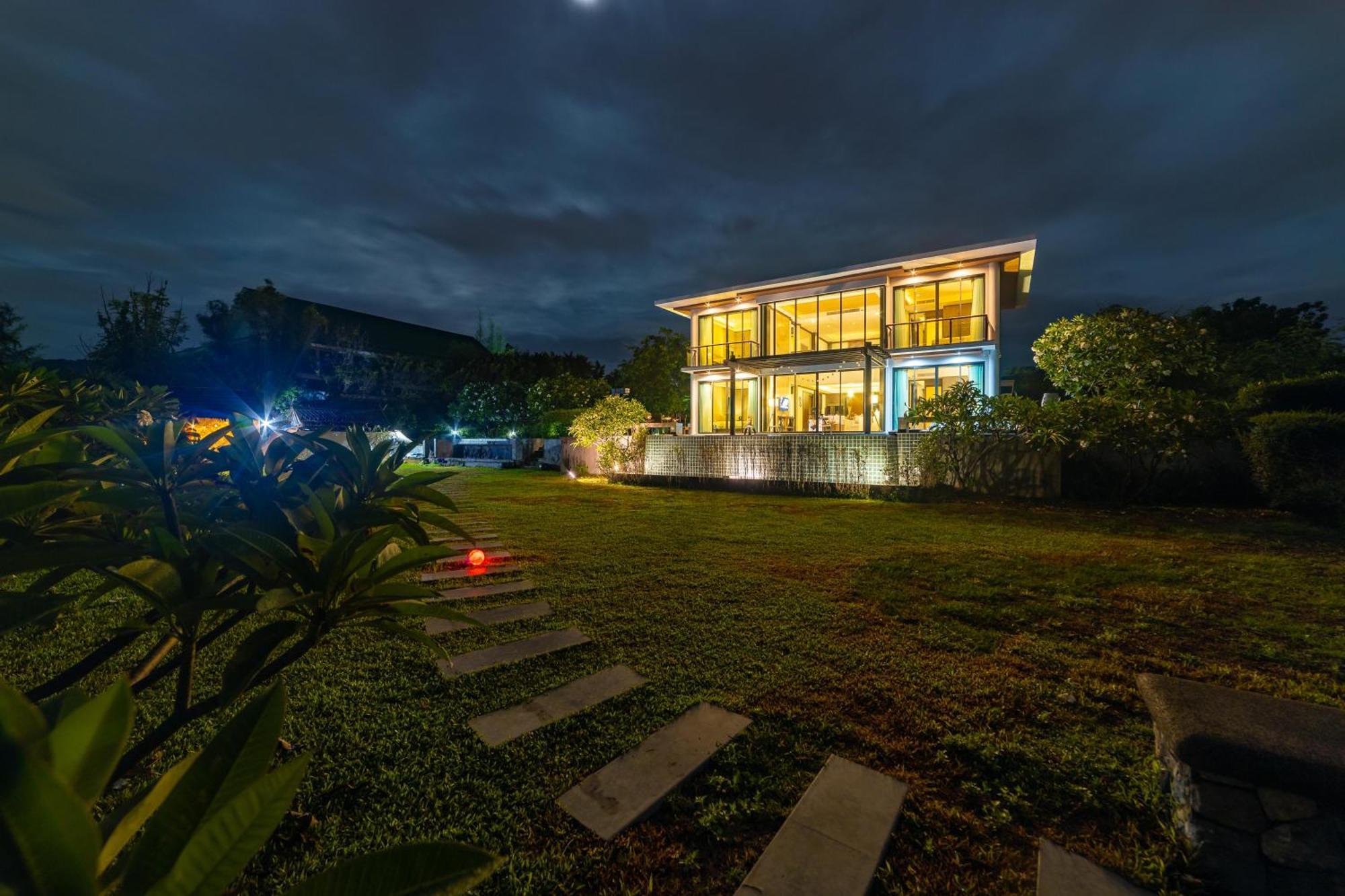 Beachfront Modern 4 Bedroom Pool Villa - Rv 후아 힌 외부 사진