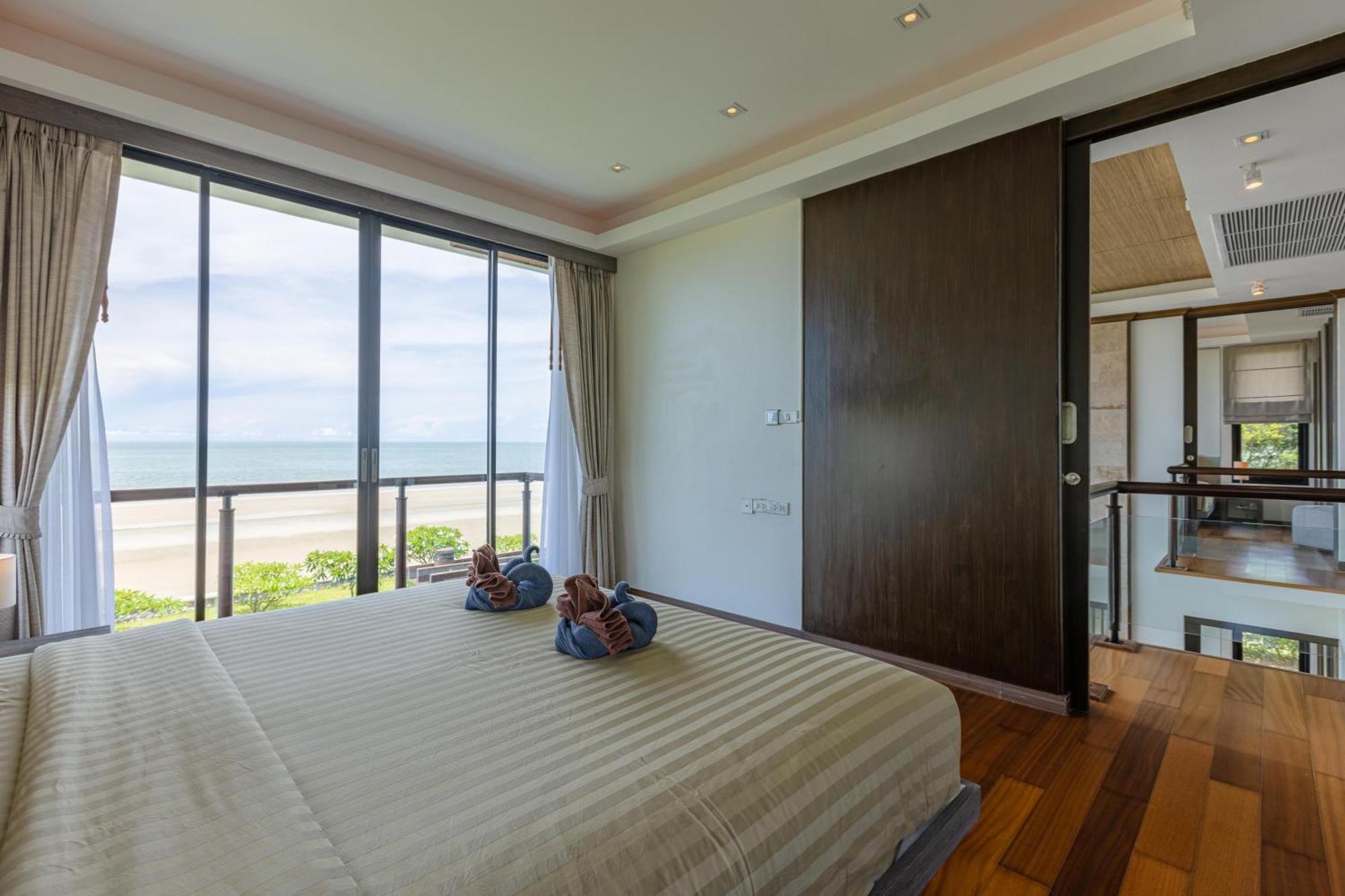 Beachfront Modern 4 Bedroom Pool Villa - Rv 후아 힌 외부 사진
