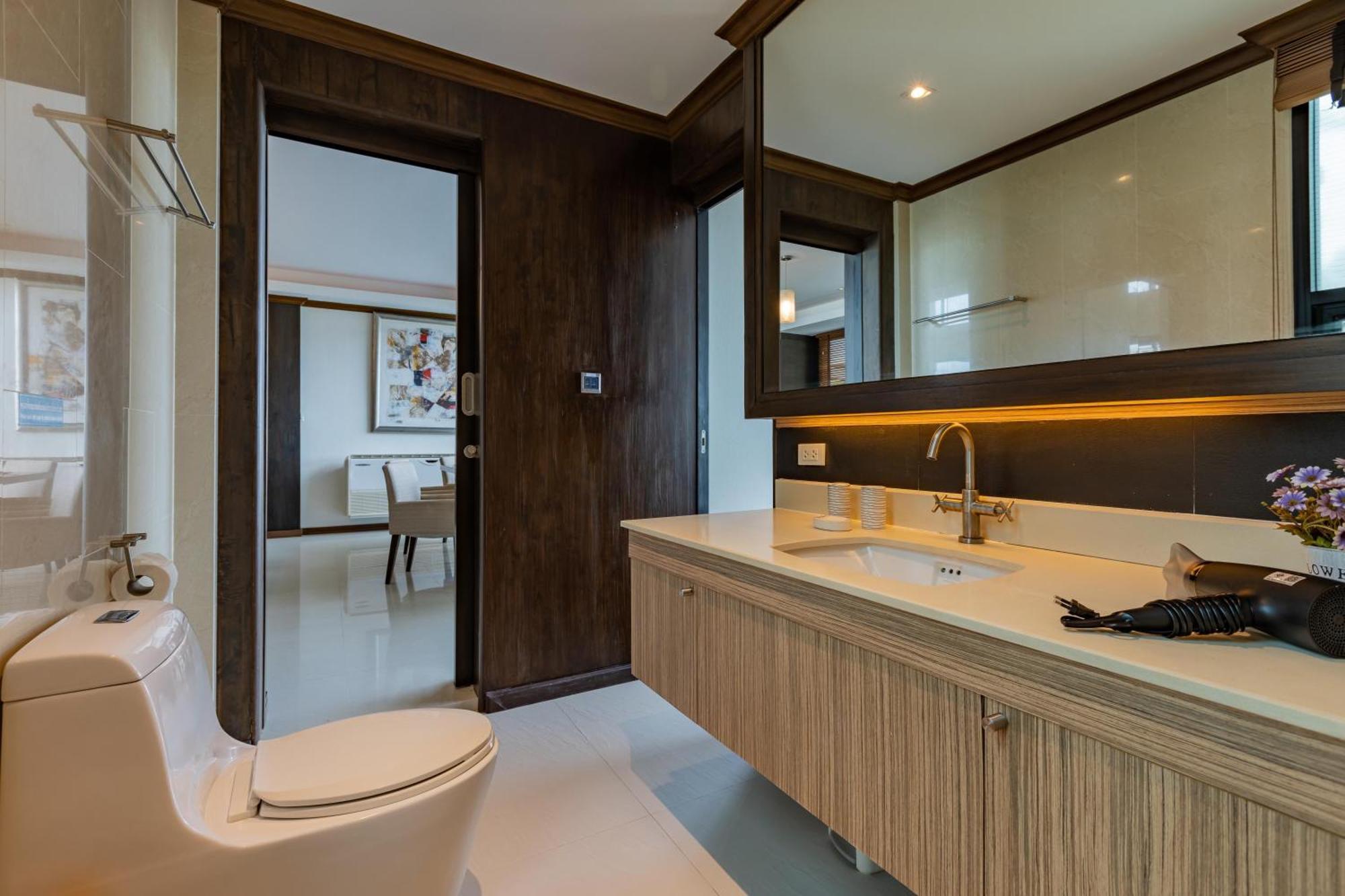 Beachfront Modern 4 Bedroom Pool Villa - Rv 후아 힌 외부 사진